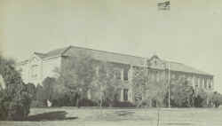 1957 Jacksboro School.jpg (1383224 bytes)