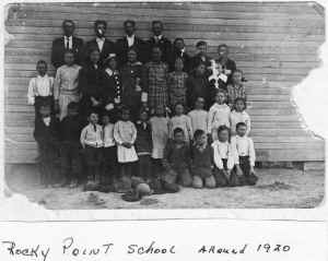 Rocky Point School Around 1920.jpg (4383986 bytes)